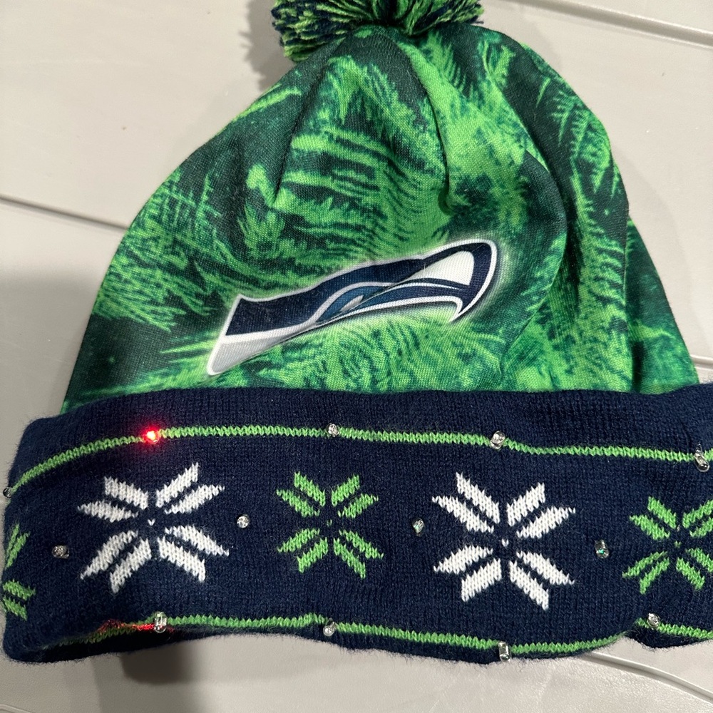 Forever Collectibles Unisex Lightup Seattle Seahawks Hat